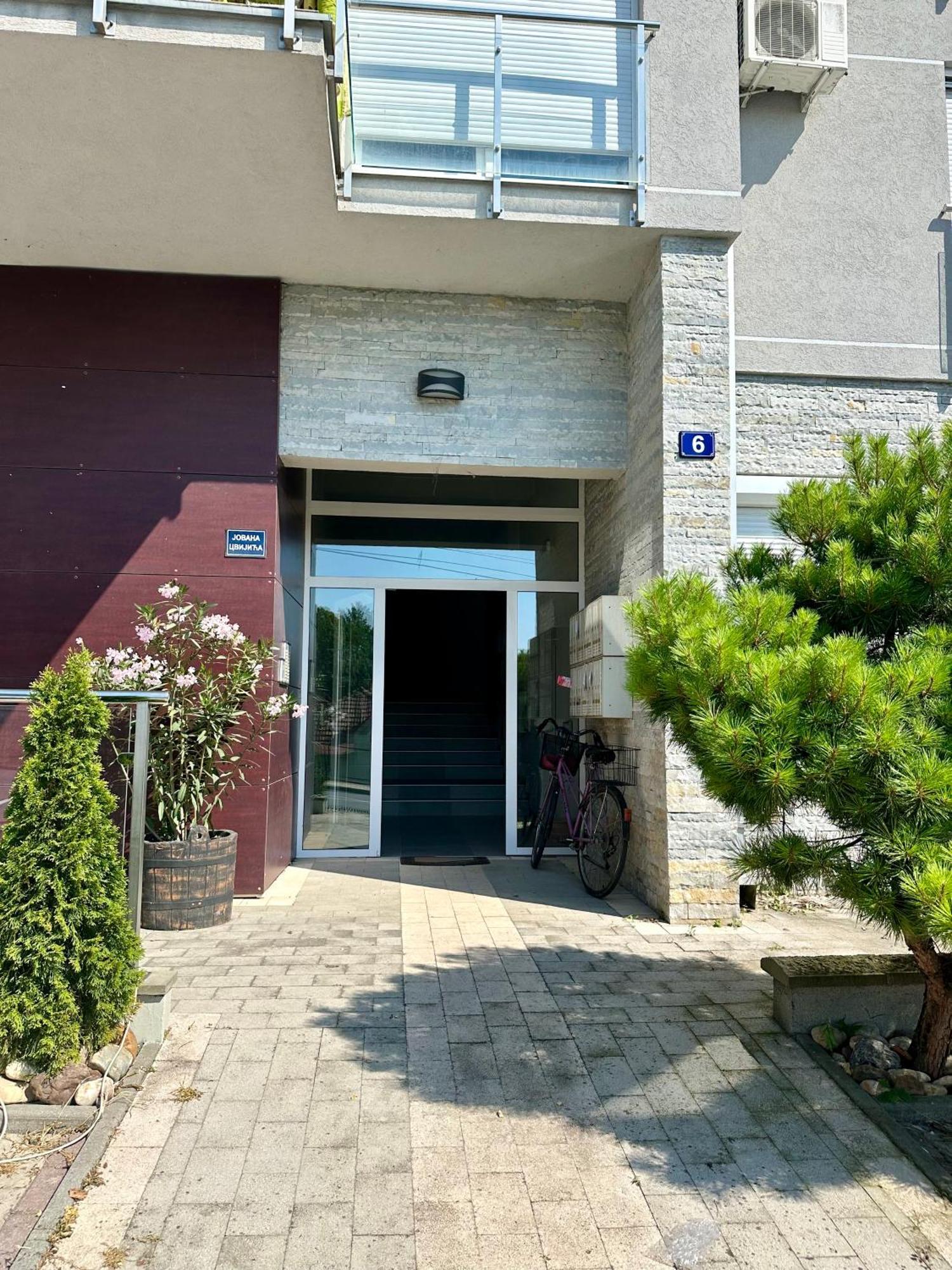 Apartman Floresta - In Front Of Japanese Garden, Enchanting Nature View, Spotless And Cozy Vrnjačka Banja エクステリア 写真